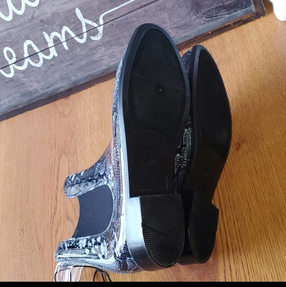 Time and Tru animal print rainboots  new - Picture 3 of 4